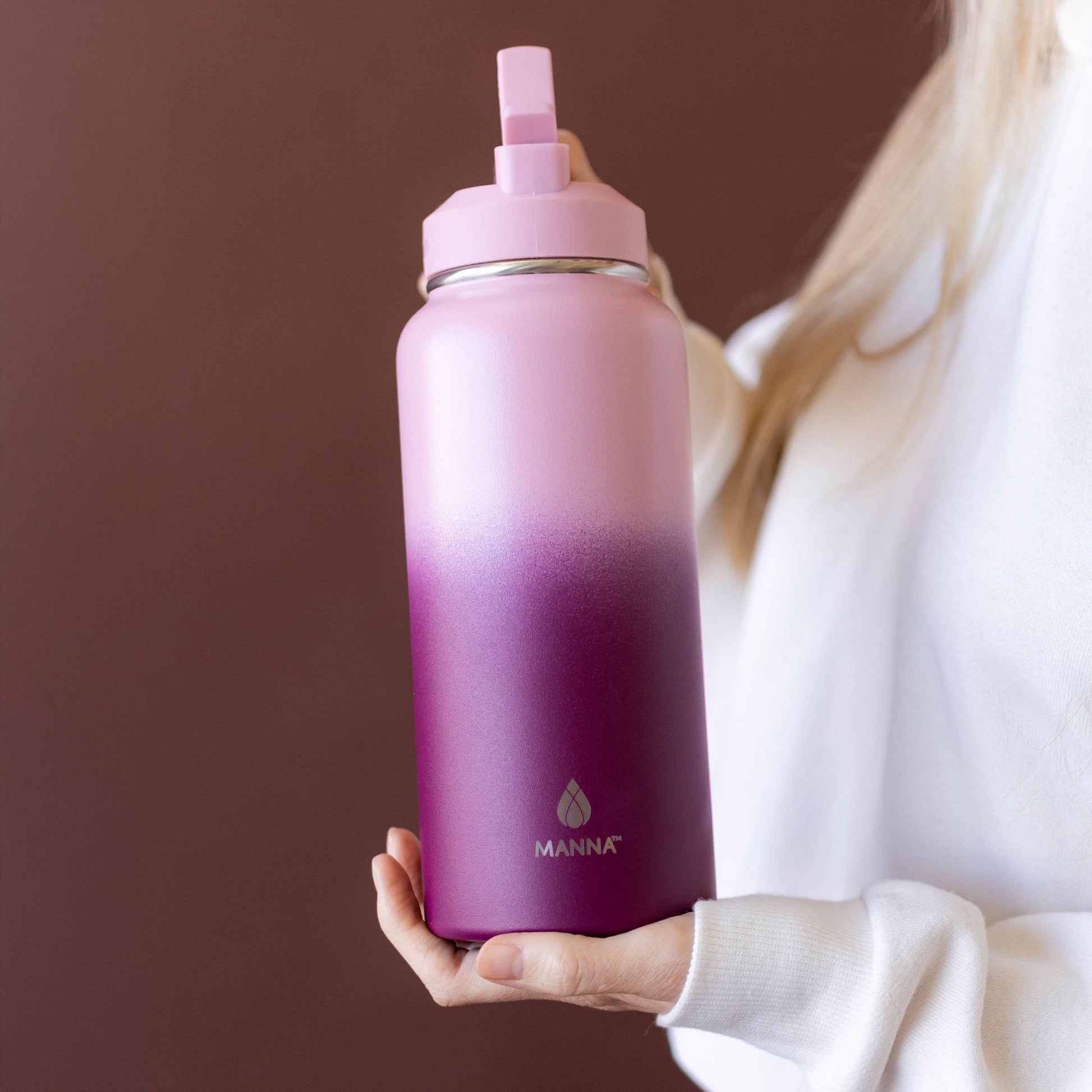 32-oz-powel-bottle-v3 32_Manna_Website_Lifestyles-2.jpg
