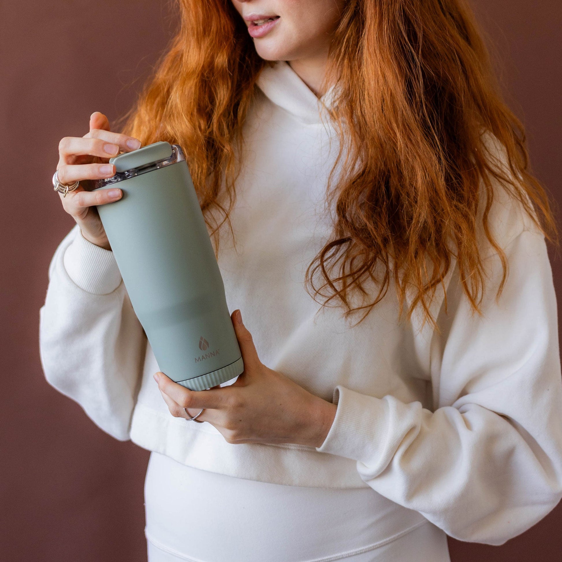30-oz-groove-tumbler-h3 4Manna_Website_Lifestyles-17.jpg