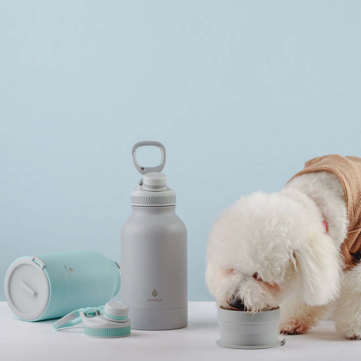 46-oz-rover-bottle-p0 WEB_156A7390_2b12558f-2e11-4712-881b-a120febc680c.jpg